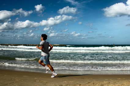 Atualiza&ccedil;&atilde;o dos guidelines do Col&eacute;gio Americano de Medicina Esportiva e da Associa&ccedil;&atilde;o Americana do Cora&ccedil;&atilde;o sobre as recomenda&ccedil;&otilde;es de exerc&iacute;cios f&iacute;sicos para adultos e idosos