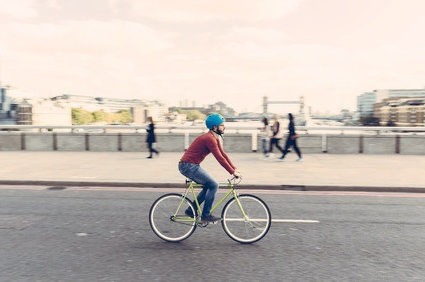 Caminhada e ciclismo s&atilde;o bons para a sa&uacute;de, mesmo em cidades com altos n&iacute;veis de polui&ccedil;&atilde;o do ar