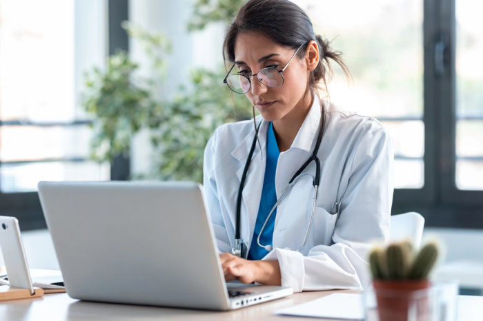 Como escolher um software médico para clínica ou consultório