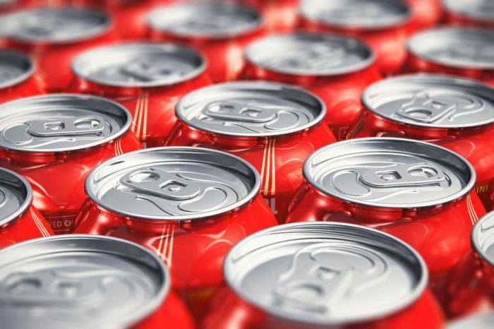 Fam&iacute;lias que compram grandes volumes de bebidas ado&ccedil;adas com a&ccedil;&uacute;car ou bebidas diet&eacute;ticas correm maior risco de obesidade
