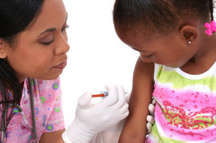 Injeção única de anticorpo monoclonal protegeu crianças contra a malária