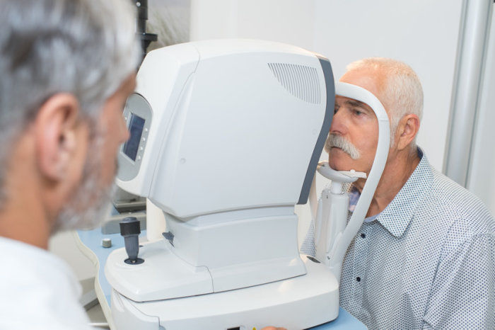 Pessoas com catarata podem reduzir o risco de desenvolver demência em cerca de 30%, submetendo-se a uma cirurgia para restaurar a visão