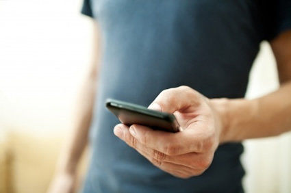 Uso excessivo de smartphone pode alargar o nervo mediano e prejudicar algumas fun&ccedil;&otilde;es das m&atilde;os
